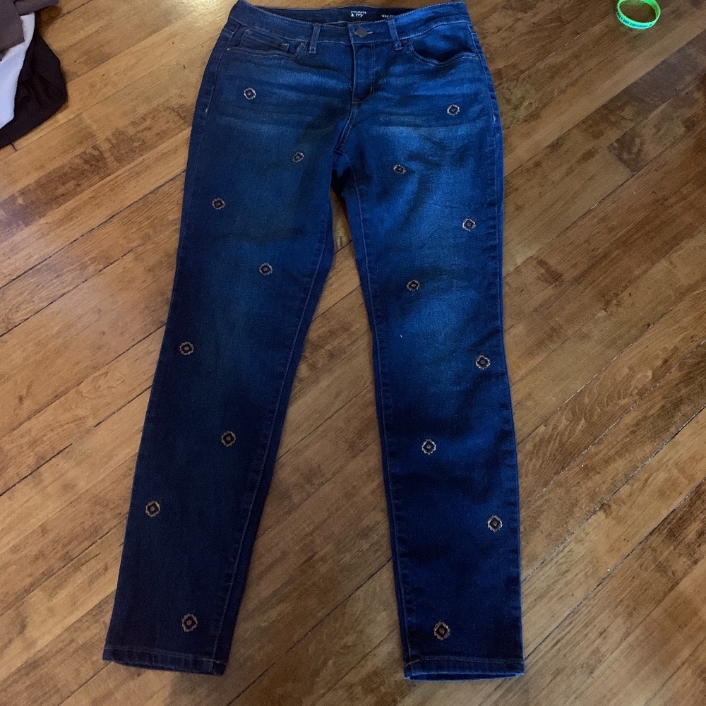 Crown& Ivy skinny stretch jeans with metallic details. Worn‎ once